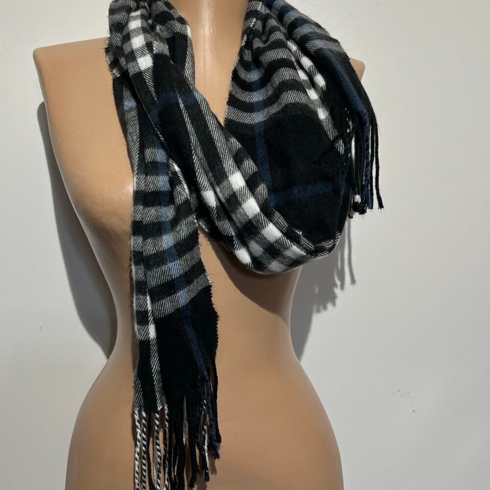 Cejon Women's White Black Plaid Fringe Knit Wrap Scarf